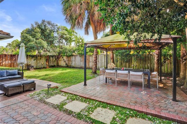 9046 SW 160th Ter, Palmetto Bay, FL 33157