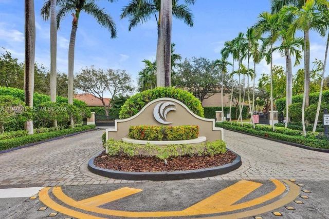 9046 SW 160th Ter, Palmetto Bay, FL 33157