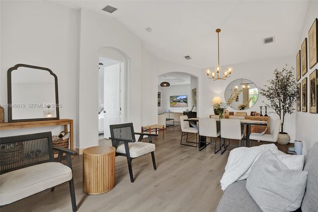 9046 SW 160th Ter, Palmetto Bay, FL 33157