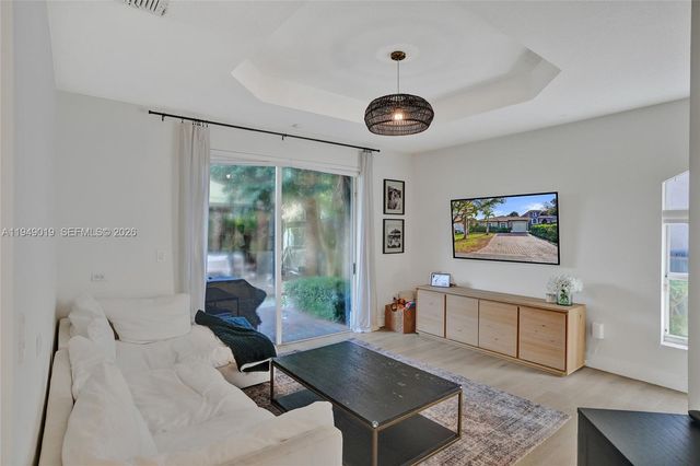 9046 SW 160th Ter, Palmetto Bay, FL 33157