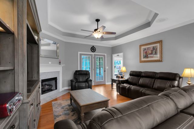 621 Big Oak Dr, Manchester, TN 37355