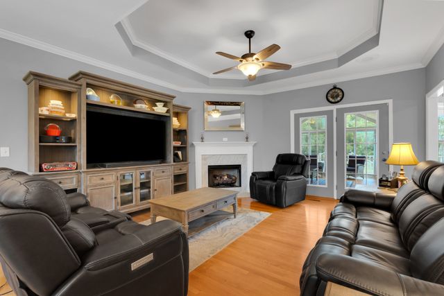 621 Big Oak Dr, Manchester, TN 37355