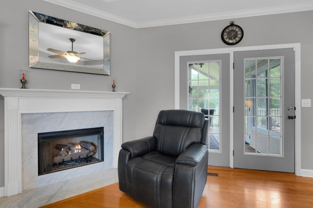 621 Big Oak Dr, Manchester, TN 37355