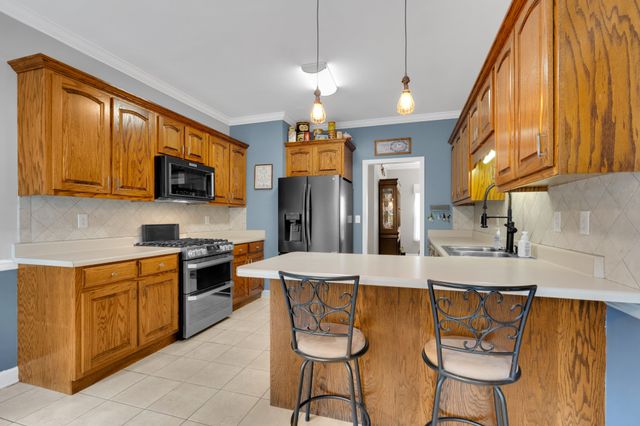 621 Big Oak Dr, Manchester, TN 37355