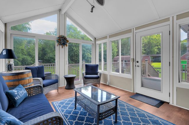 621 Big Oak Dr, Manchester, TN 37355