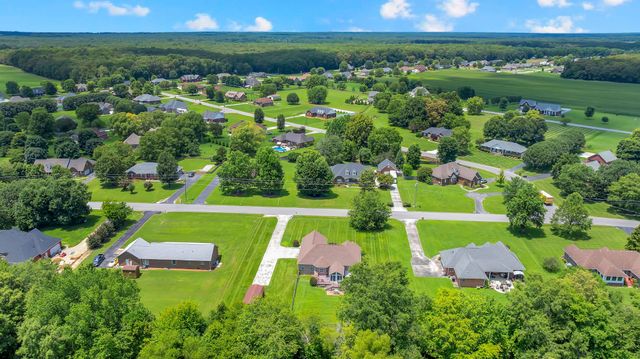 621 Big Oak Dr, Manchester, TN 37355