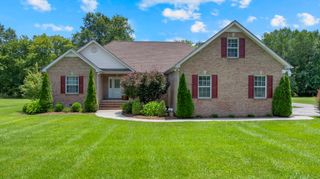 621 Big Oak Dr, Manchester, TN 37355