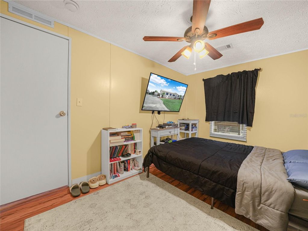 Image 15 of property listing at 2200 SE 24TH BOULEVARD, Okeechobee, FL 34974