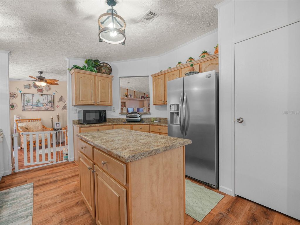 Image 9 of property listing at 2200 SE 24TH BOULEVARD, Okeechobee, FL 34974