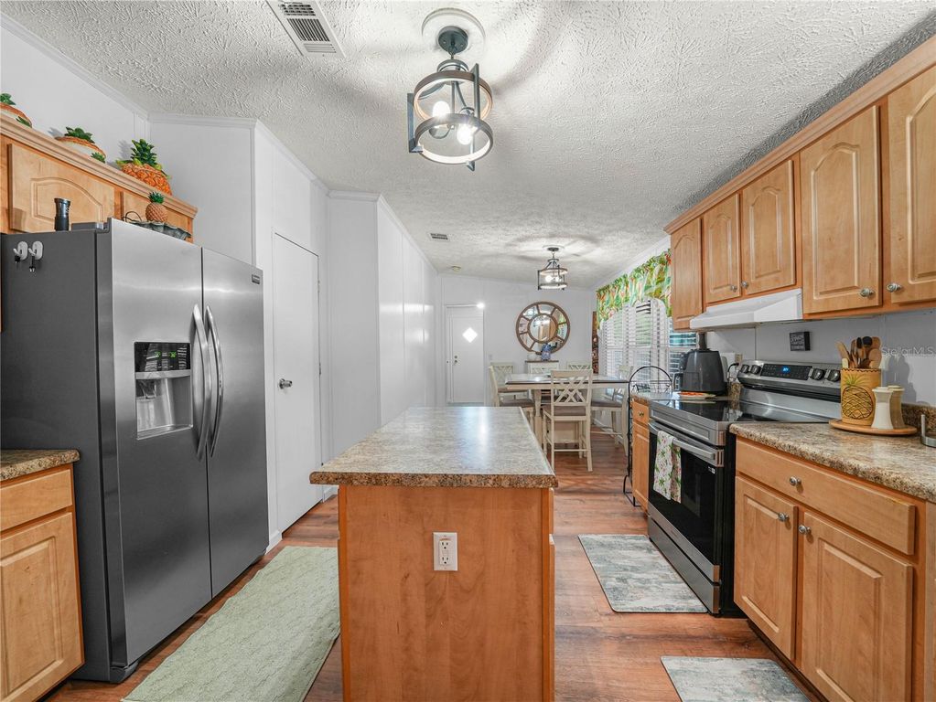 Image 10 of property listing at 2200 SE 24TH BOULEVARD, Okeechobee, FL 34974