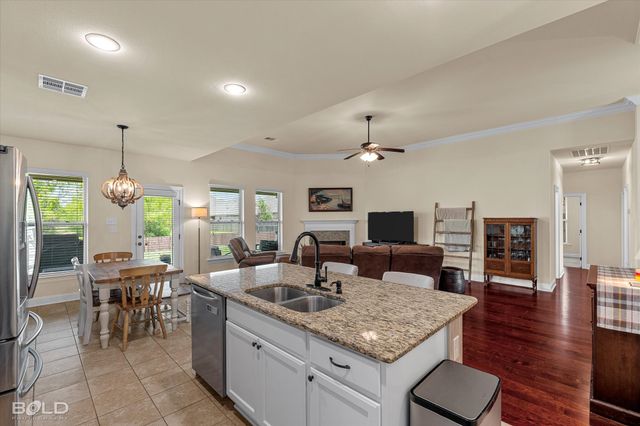 216 Apalachee Way, Bossier City, LA 71111