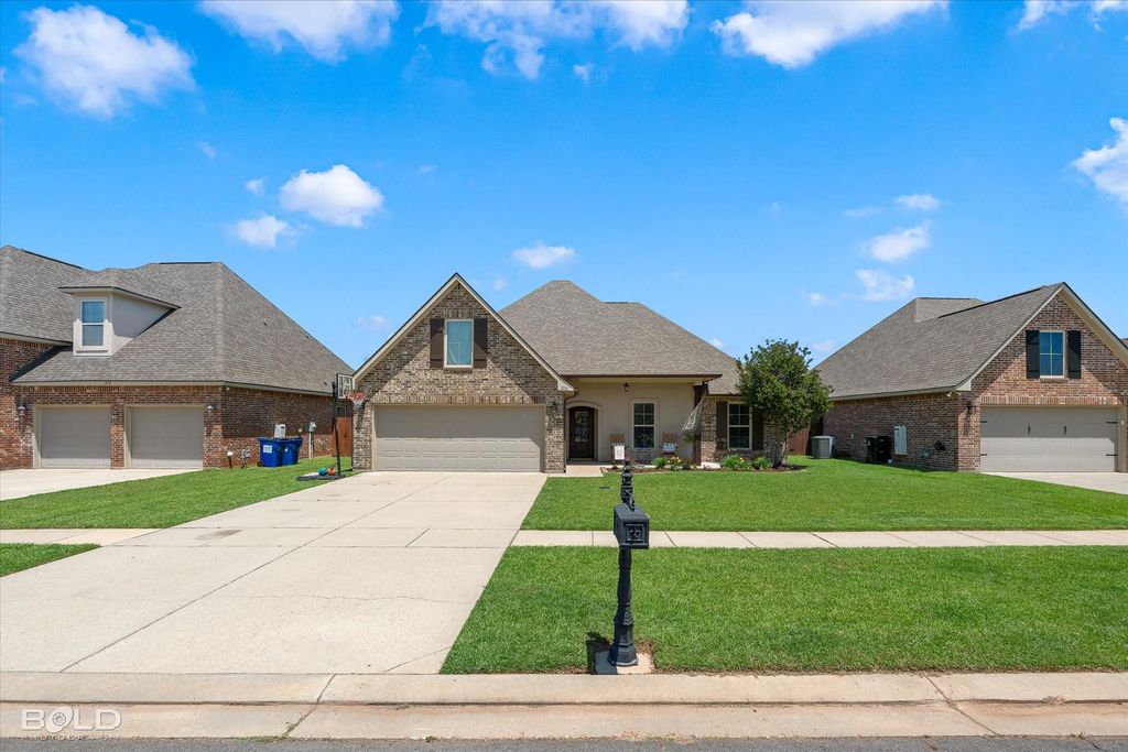 216 Apalachee Way, Bossier City, LA 71111