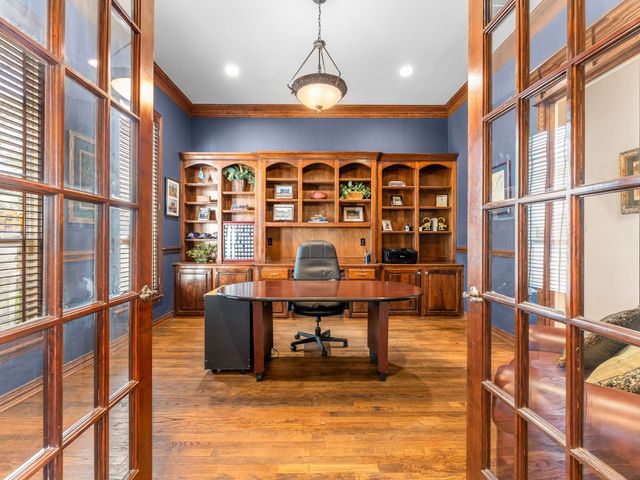 550 N Peytonville Avenue, Southlake, TX 76092