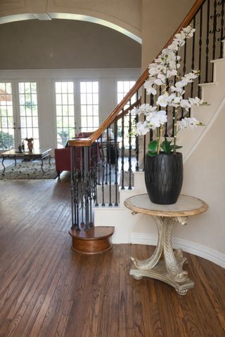 550 N Peytonville Avenue, Southlake, TX 76092