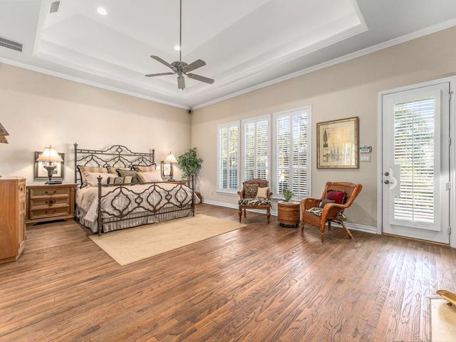 550 N Peytonville Avenue, Southlake, TX 76092