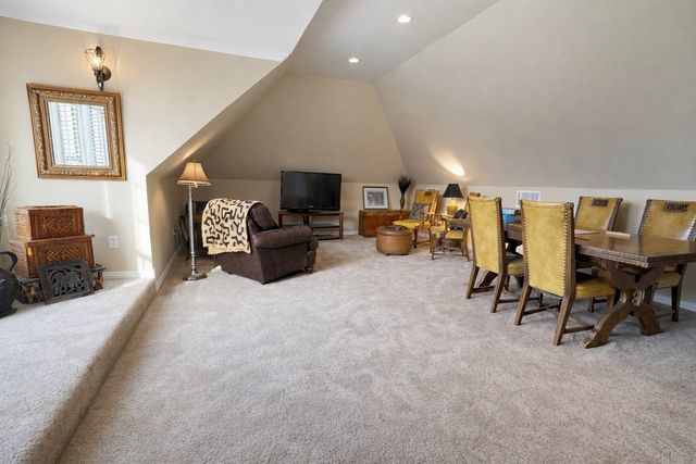 550 N Peytonville Avenue, Southlake, TX 76092