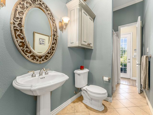 550 N Peytonville Avenue, Southlake, TX 76092