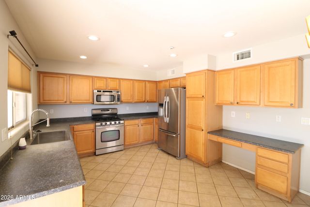 17059 W NORTHAMPTON Road, Surprise, AZ 85374