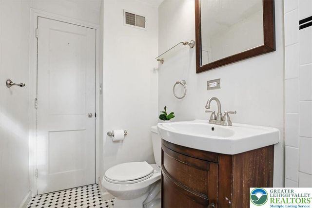 228 Palmer Street, Easton, PA 18042