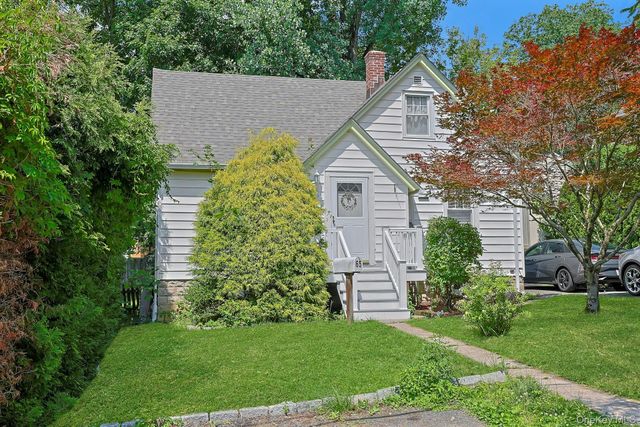 65 Laurel Place, Thornwood, NY 10594
