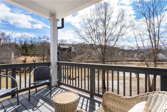 15 Lakeside Way, Cartersville, GA 30121