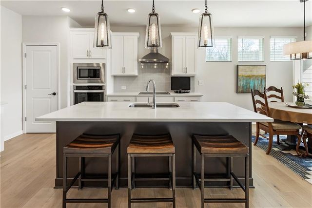 15 Lakeside Way, Cartersville, GA 30121