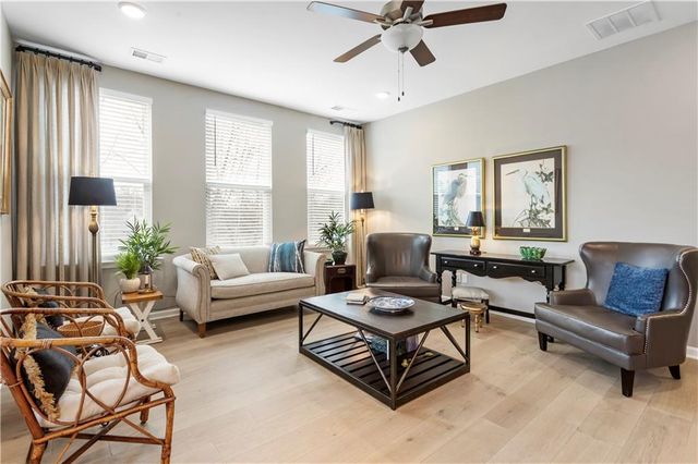 15 Lakeside Way, Cartersville, GA 30121