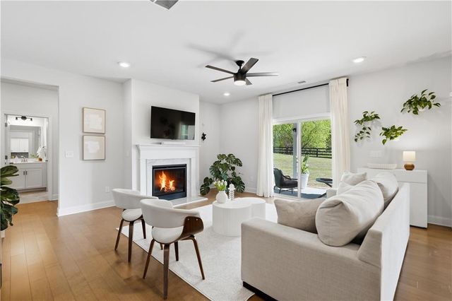 462 Carmichael Circle, Canton, GA 30115