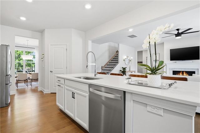 462 Carmichael Circle, Canton, GA 30115