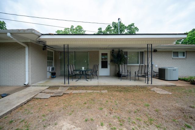 800 Grandview Heights, Conway, AR 72032
