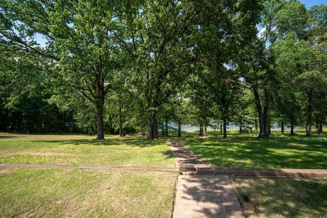 800 Grandview Heights, Conway, AR 72032
