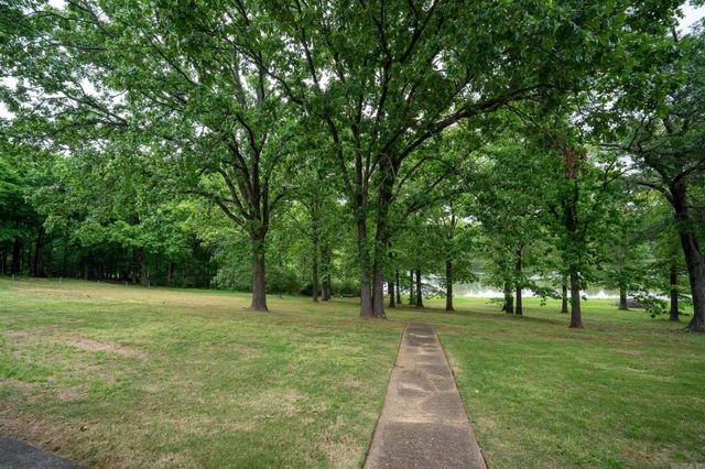 800 Grandview Heights, Conway, AR 72032
