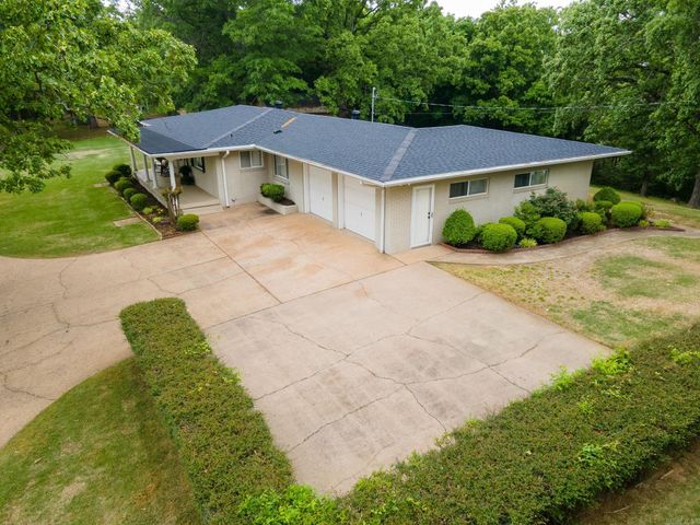 800 Grandview Heights, Conway, AR 72032