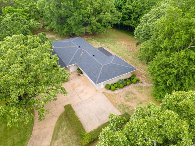 800 Grandview Heights, Conway, AR 72032