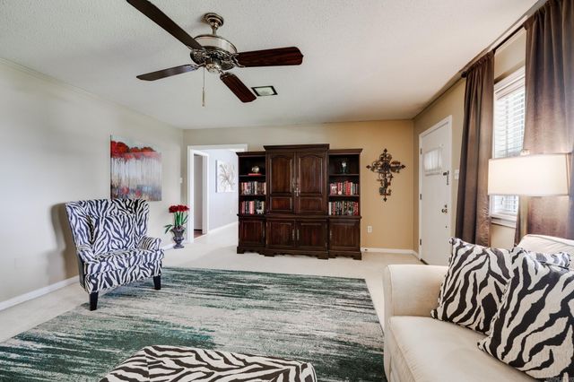800 Grandview Heights, Conway, AR 72032