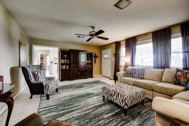 800 Grandview Heights, Conway, AR 72032