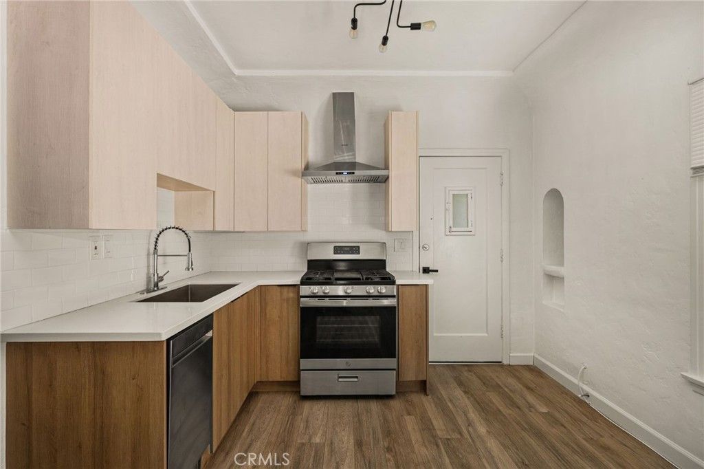 Image 15 of property listing at 1861 -1871 Pacific Avenue, Long Beach, CA 90806