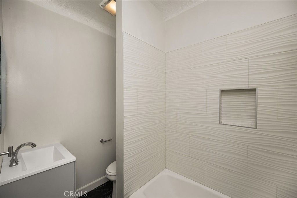 Image 22 of property listing at 1861 -1871 Pacific Avenue, Long Beach, CA 90806