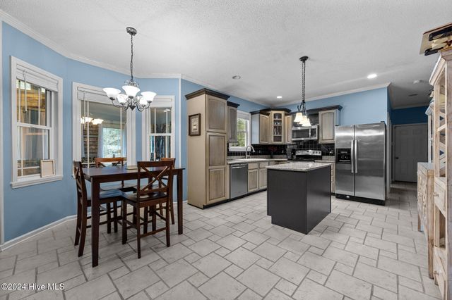 3195 Northwoods Drive, Jacksonville, NC 28540