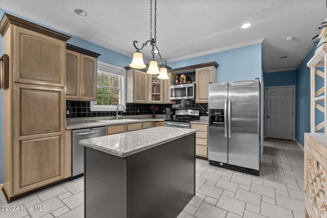 3195 Northwoods Drive, Jacksonville, NC 28540