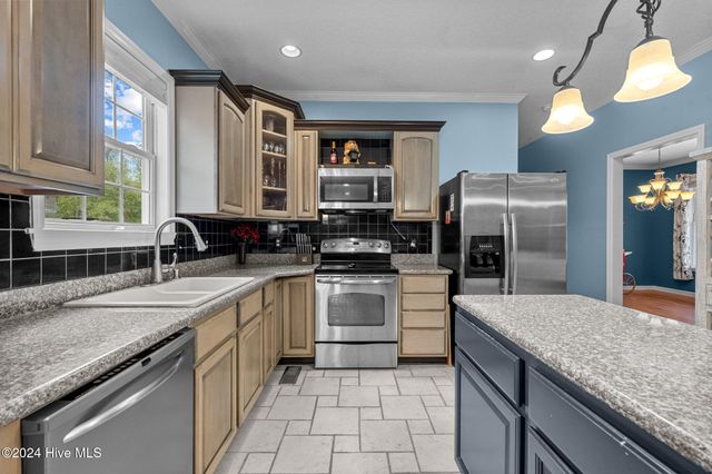 3195 Northwoods Drive, Jacksonville, NC 28540