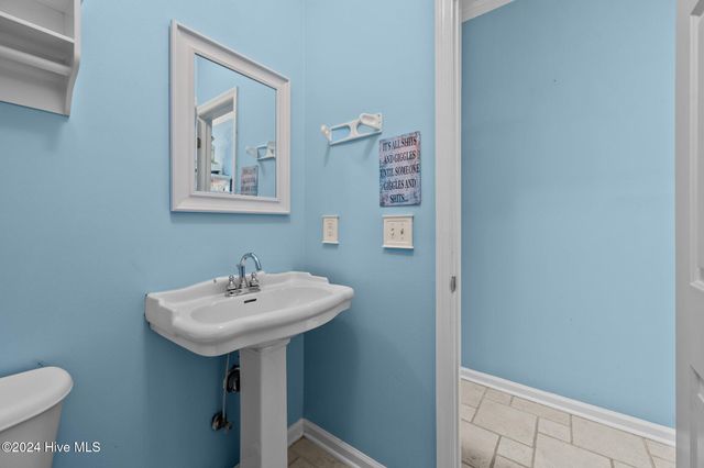 3195 Northwoods Drive, Jacksonville, NC 28540