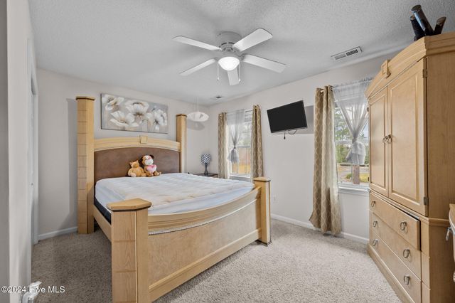 3195 Northwoods Drive, Jacksonville, NC 28540