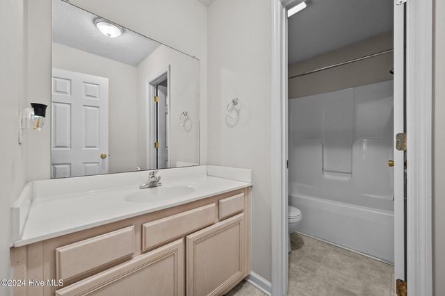 3195 Northwoods Drive, Jacksonville, NC 28540