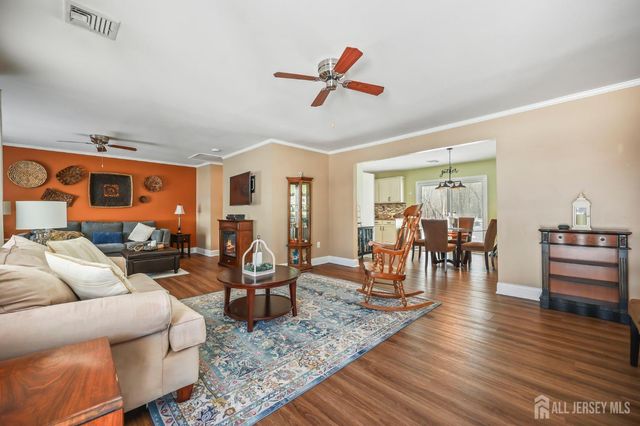 105 Applegate Avenue, Monroe, NJ 07726