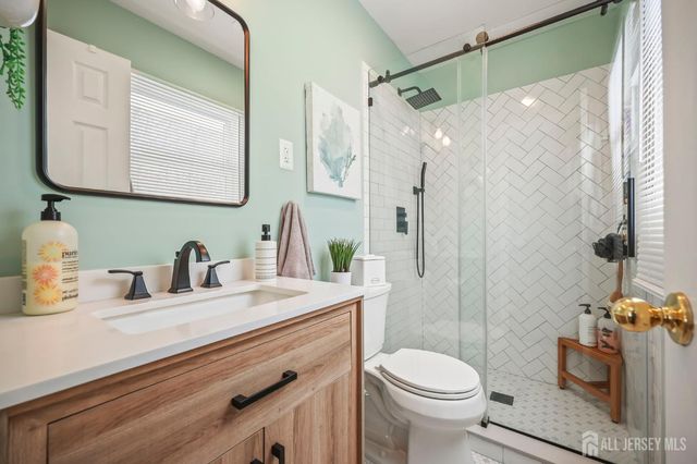 105 Applegate Avenue, Monroe, NJ 07726