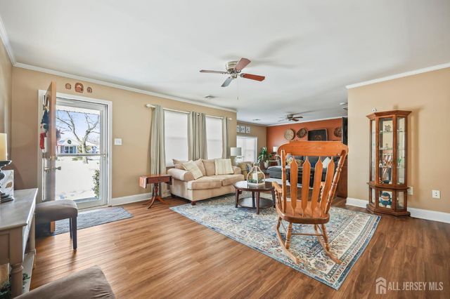 105 Applegate Avenue, Monroe, NJ 07726