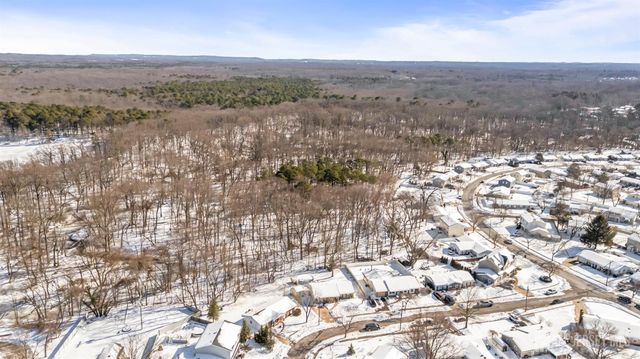 105 Applegate Avenue, Monroe, NJ 07726