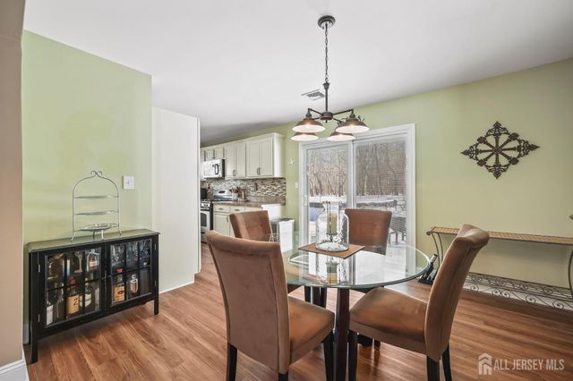 105 Applegate Avenue, Monroe, NJ 07726