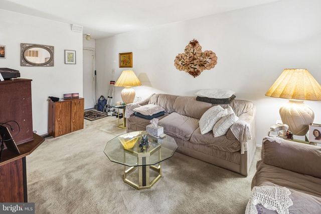 1511 WOODHOLLOW DR, Marlton, NJ 08053